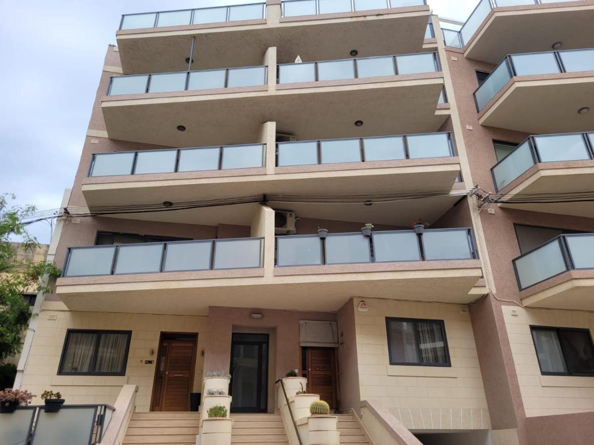 Large Apartment In Marsascala. Sleeps 6 Marsaskala Luaran gambar
