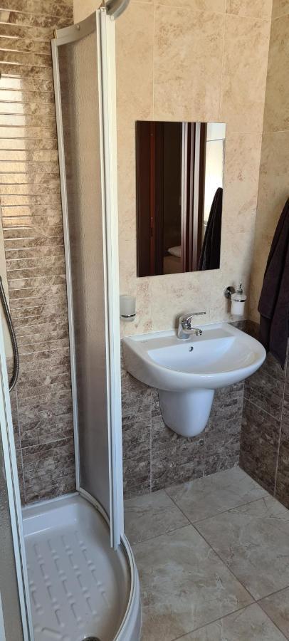 Large Apartment In Marsascala. Sleeps 6 Marsaskala Luaran gambar