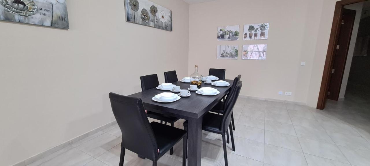 Large Apartment In Marsascala. Sleeps 6 Marsaskala Luaran gambar