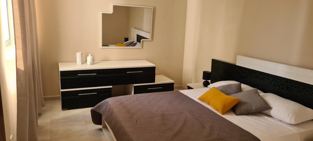 Large Apartment In Marsascala. Sleeps 6 Marsaskala Luaran gambar