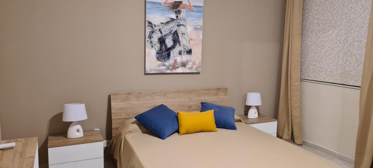 Large Apartment In Marsascala. Sleeps 6 Marsaskala Luaran gambar