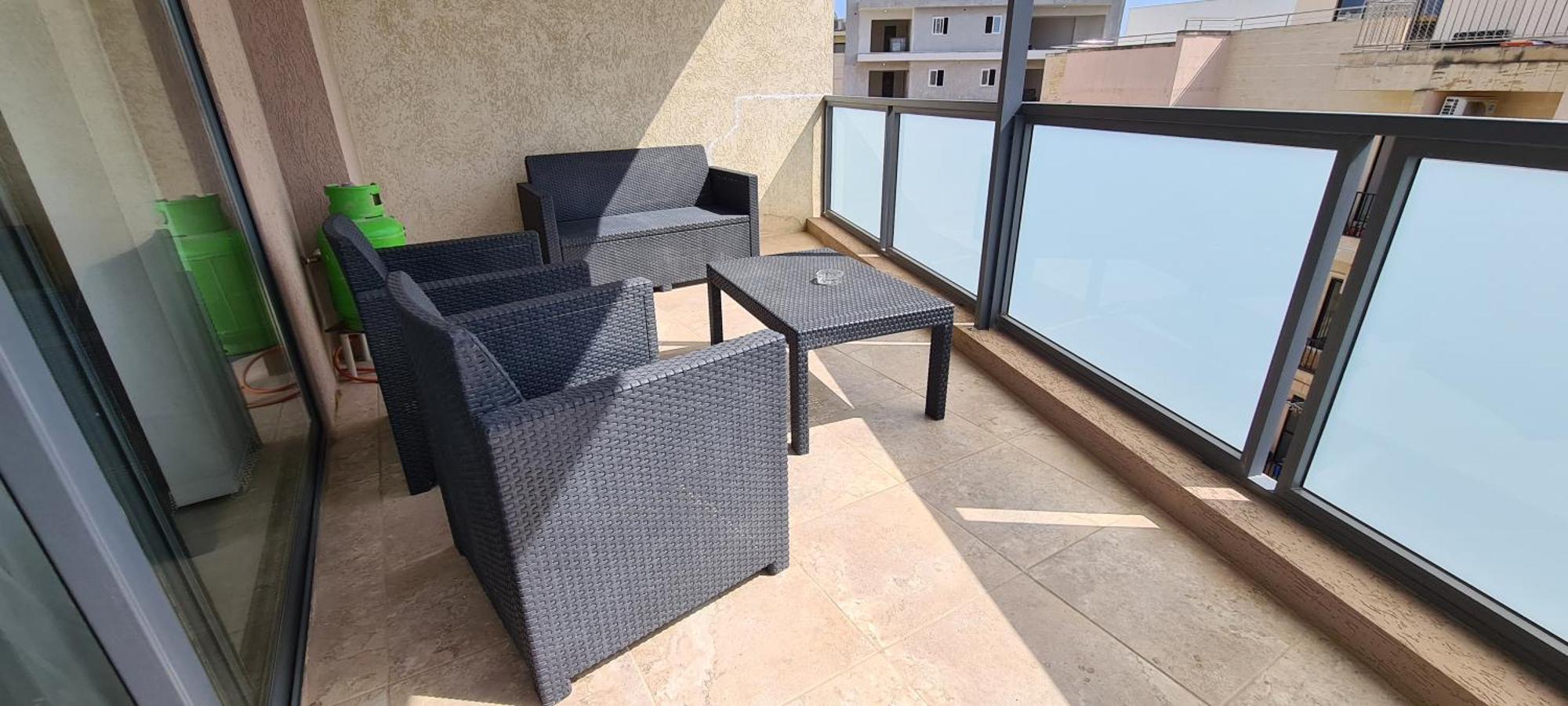 Large Apartment In Marsascala. Sleeps 6 Marsaskala Luaran gambar